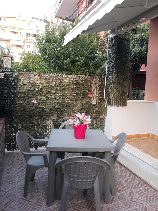 Holiday House Marlin Giardini Naxos Exteriör bild